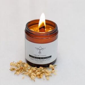 Jasmine Blossom Organic Beeswax Candle 9 oz / Transcend Cosmetics